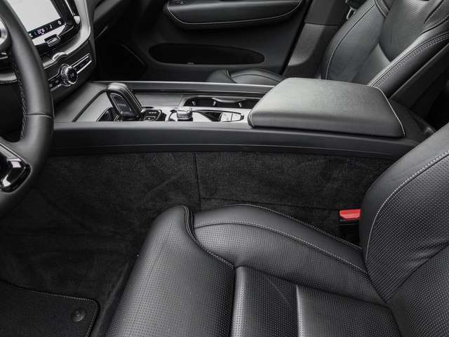 Volvo  XC 60 T8 Twin Engine AWD R Design Plug-In Pano Sth