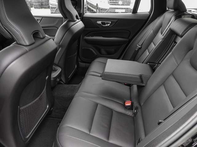 Volvo  V 60 B4 Core 4xSHZ AHK EL. HECK