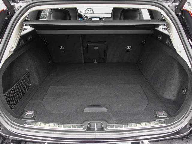 Volvo  V 60 B4 Core 4xSHZ AHK EL. HECK