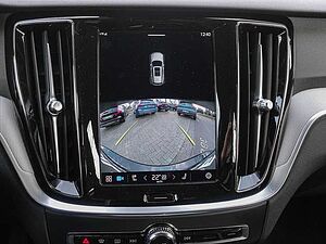 Volvo  B4 AWD Plus LED