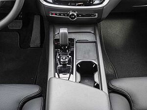 Volvo  B4 AWD Plus LED