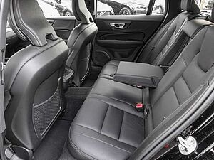 Volvo  B4 AWD Plus LED