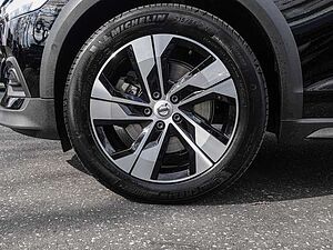 Volvo  B4 AWD Plus LED