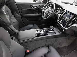 Volvo  B4 AWD Plus LED