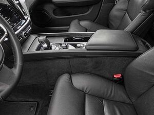 Volvo  B4 AWD Plus Pano Sthz ,360Grad