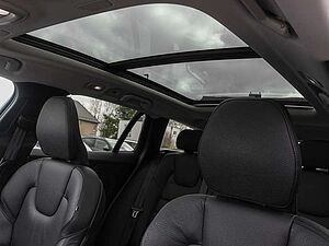 Volvo  B4 AWD Plus Pano Sthz ,360Grad