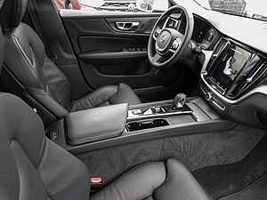 Volvo  B4 AWD Plus Pano Sthz ,360Grad