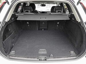 Volvo  Plus Dark 2WD ACC EL. HECK