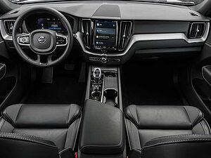Volvo  B4 2WD Dark Plus EL. HECK AHK LED