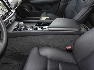 Volvo  B4 AWD Plus ACC LED