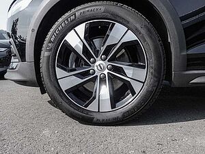 Volvo  B4 AWD Plus ACC LED