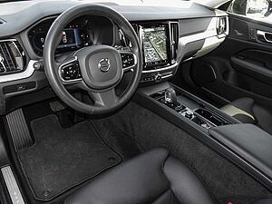 Volvo  B4 AWD Plus ACC LED