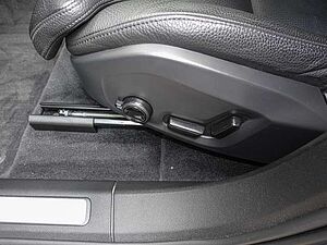 Volvo  B4 2WD Plus Dark ACC EL. HECK