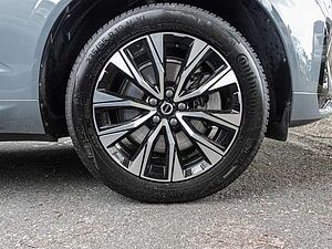 Volvo  B4 2WD Plus Dark ACC EL. HECK