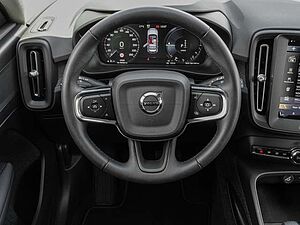 Volvo  T4 2WD Essential Plug-In LED