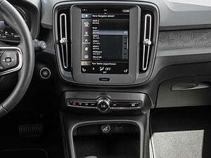 Volvo  T4 2WD Essential Plug-In LED