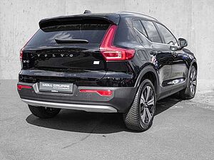 Volvo  T4 2WD Essential Plug-In LED