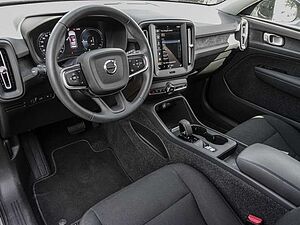 Volvo  T4 2WD Essential Plug-In LED