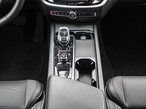 Volvo  B4 AWD Plus ACC Harman/Kardon