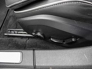 Volvo  B4 AWD Plus ACC Harman/Kardon