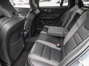 Volvo  B4 AWD Plus ACC Harman/Kardon