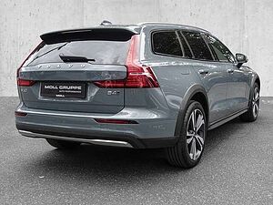 Volvo  B4 AWD Plus ACC Harman/Kardon