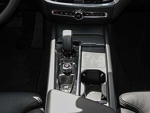 Volvo  B4 AWD Plus Kamera LED
