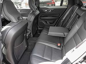 Volvo  B4 AWD Plus Kamera LED