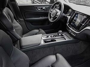 Volvo  B4 AWD Plus Kamera LED