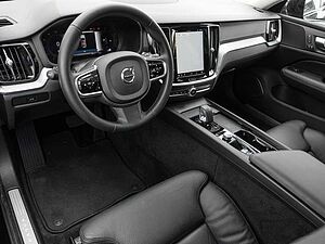Volvo  B4 AWD Plus 'Pano LED