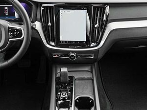 Volvo  B4 AWD Plus 'Pano LED