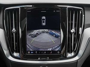 Volvo  B4 AWD Plus 'Pano LED