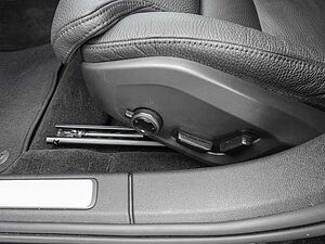 Volvo  B4 AWD Plus 'Pano LED