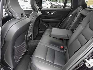 Volvo  B4 AWD Plus 'Pano LED
