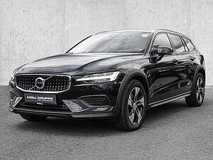 Volvo  B4 AWD Plus 'Pano LED