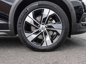 Volvo  B4 AWD Plus 'Pano LED