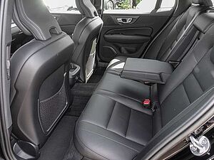 Volvo  B4 AWD Plus LED 4xShz