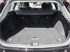 Volvo  B4 AWD Plus LED 4xShz