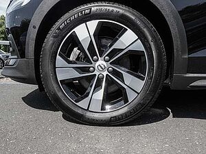 Volvo  B4 AWD Plus LED 4xShz