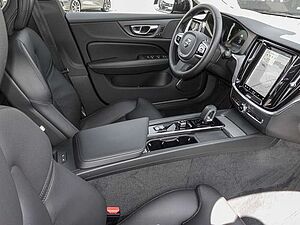 Volvo  B4 AWD Plus LED 4xShz