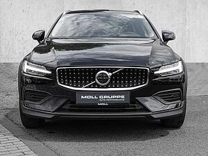 Volvo  B4 AWD Plus AHK LED