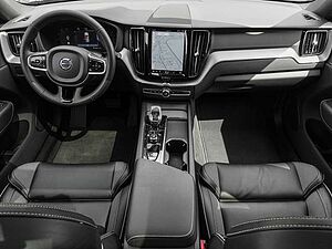 Volvo  B4 2WD Plus Dark EL. HECK Pano LED