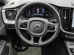 Volvo  B4 2WD Plus Dark EL. HECK Pano LED