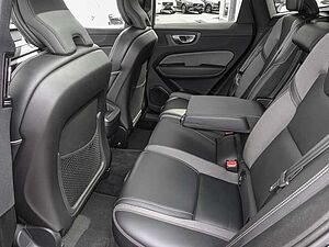 Volvo  B4 2WD Plus Dark EL. HECK Pano LED
