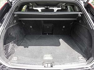 Volvo  B4 2WD Plus Dark EL. HECK Pano LED