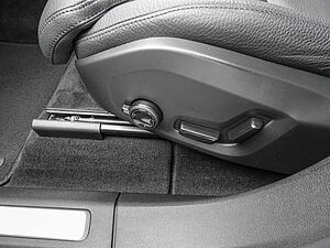 Volvo  B4 AWD Plus Dark MATRIX ACC AUT EL. HECK KAM