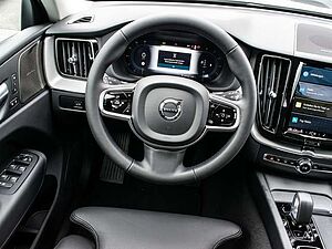 Volvo  B4 AWD Plus Dark MATRIX ACC AUT EL. HECK LM