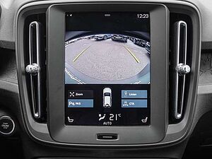 Volvo  T4 2WD Essential Plug-In LED Kamera