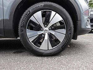 Volvo  T4 2WD Essential Plug-In LED Kamera