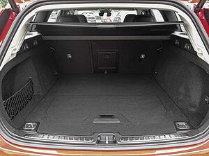 Volvo  B4 AWD Plus Kamera LED